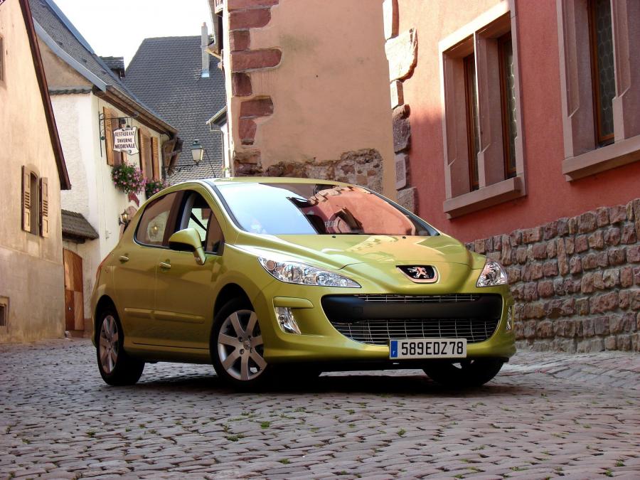  Peugeot 308 5-Door 2008 года  (фото 15 из 21)